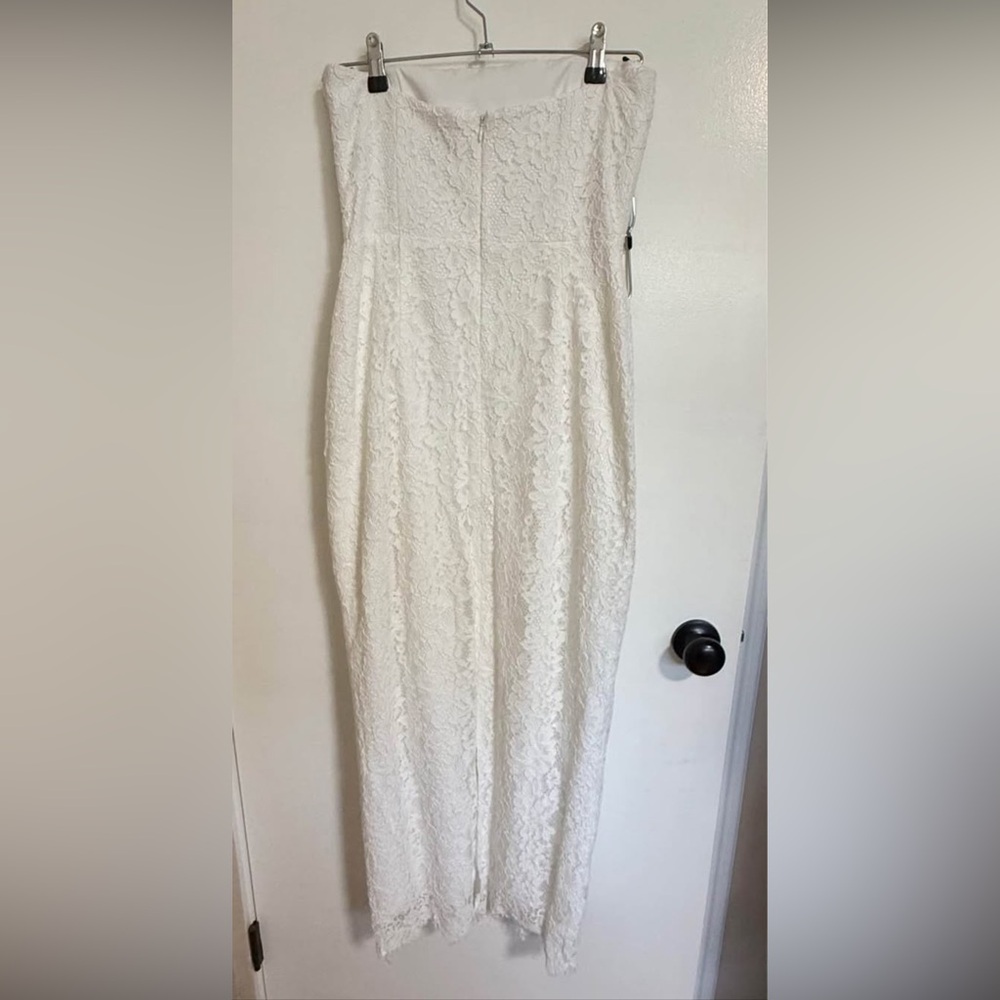 Park & Fifth Medium Neve White Lace Maxi Strapless Dress - Picture 5 of 6